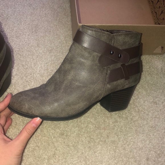 Ankle booties - Picture 2 of 4